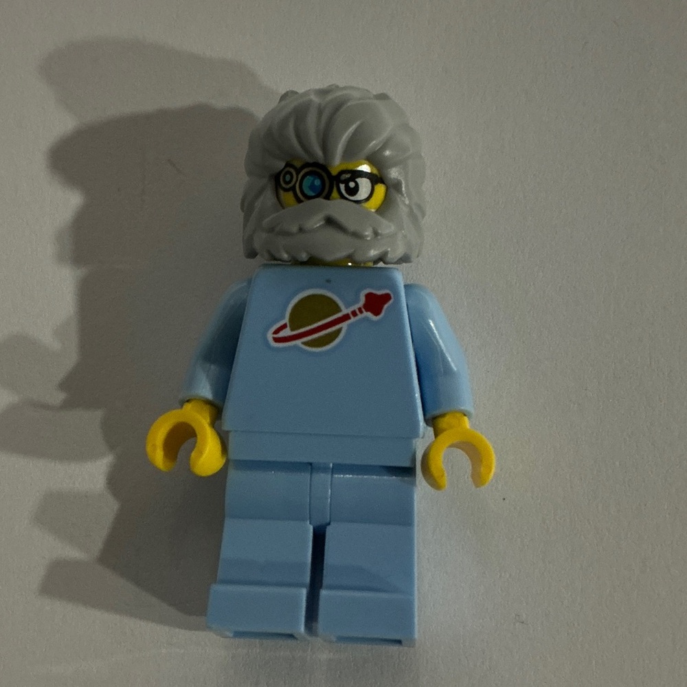 LEGO Light Blue Classic Space - Spaceman Minifigure  Mr. Oz
